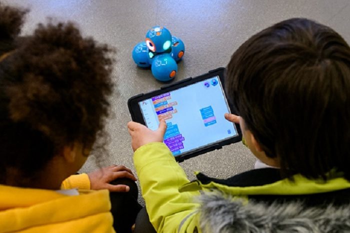 MindHub Romania: 1,000 children and teenagers in Romania learned  programming with games and robots in 2020