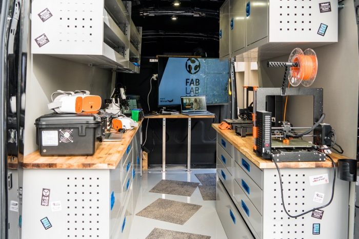 The first educational laboratory on four wheels, Fab Mobile, is on its way to Moldova