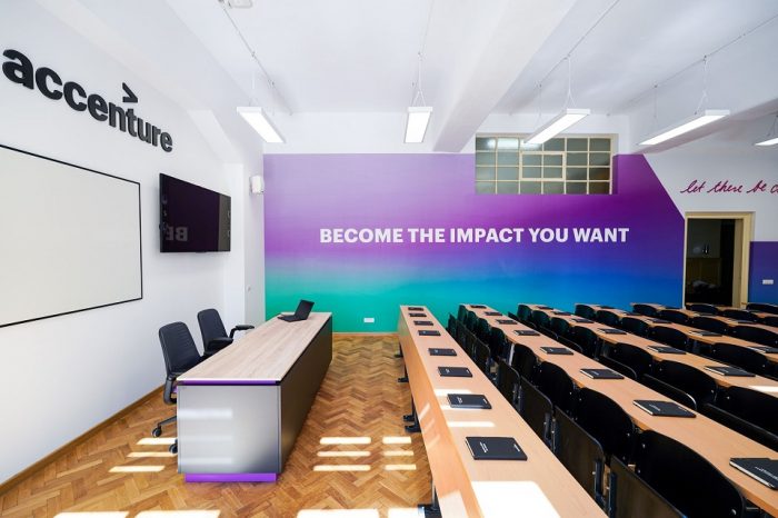 Accenture Romania and the Faculty of Foreign Languages and Literatures of the University of Bucharest announce the inauguration of a modern classroom that will host innovative study programs