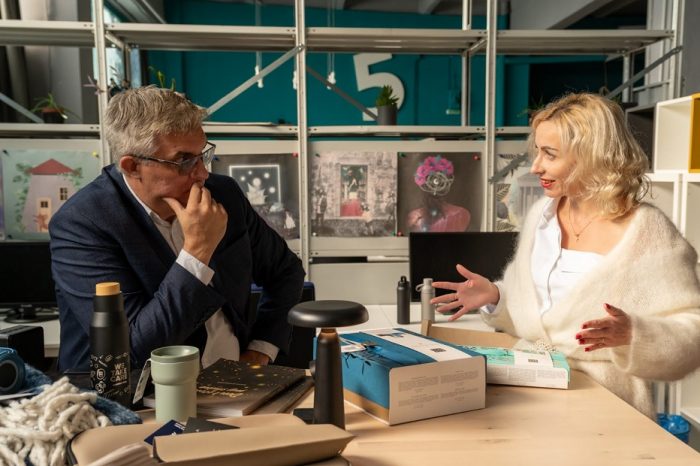 FAB LAB Iași and SAMDAM Romania launch an exclusive collection of corporate gifts dedicated to the TECH industry in IAȘI (P)